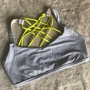 EUC lululemon free to be sports bra